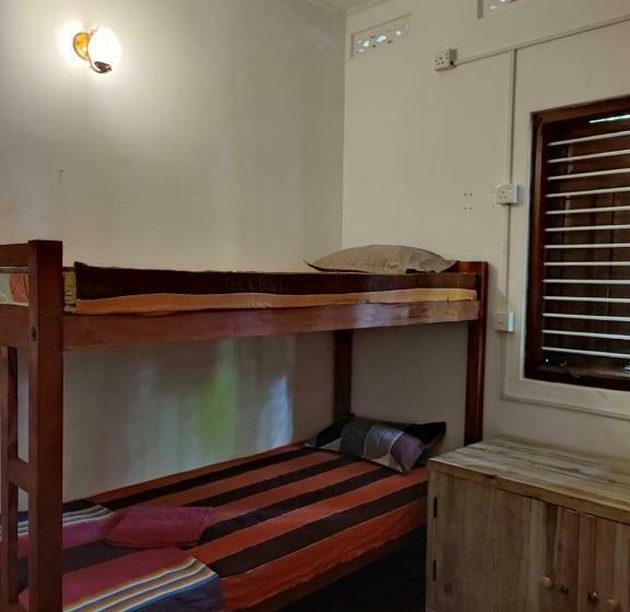 Bed in Shared Room, The White House