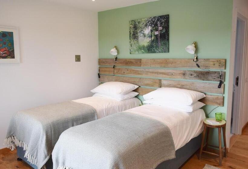 Номер Стандарт, The Sanctuary Cornwall