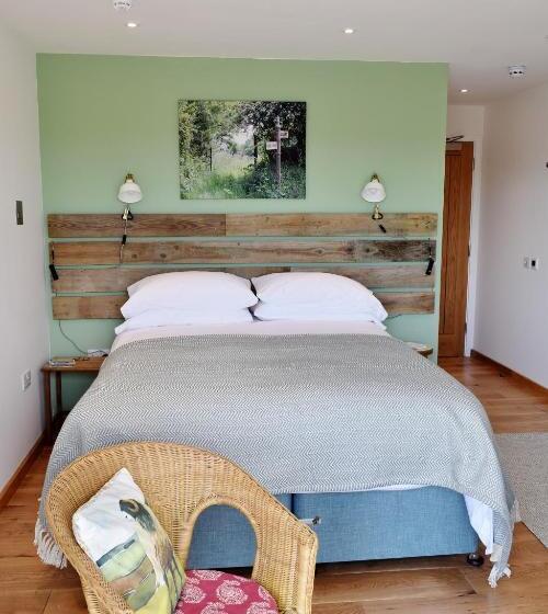 Номер Стандарт, The Sanctuary Cornwall