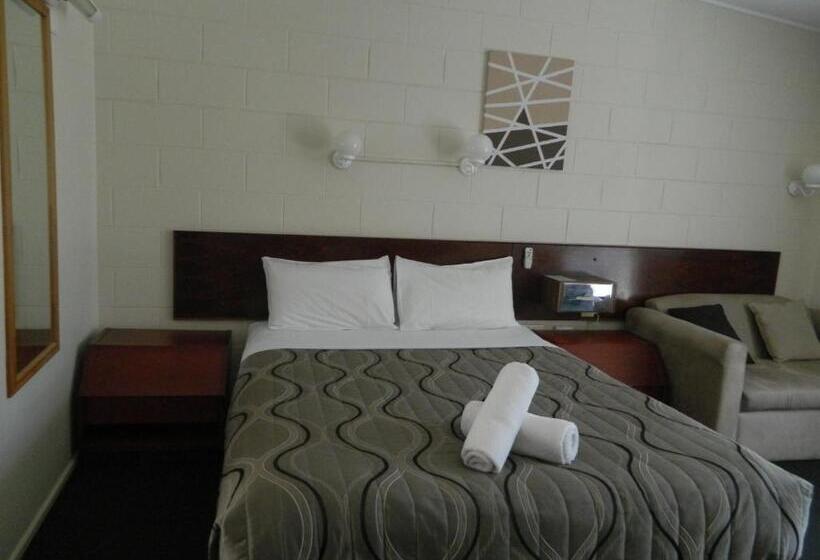 اتاق اجرایی, Coachman Motel