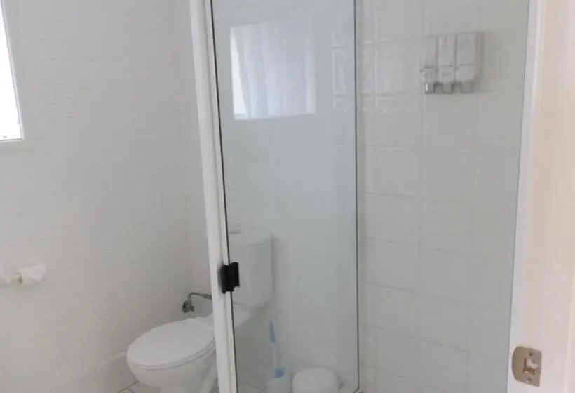 اتاق استاندارد, Coachman Motel