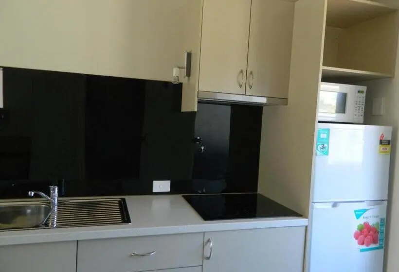 اتاق استاندارد با تخت دو نفره بزرگ, Coachman Motel