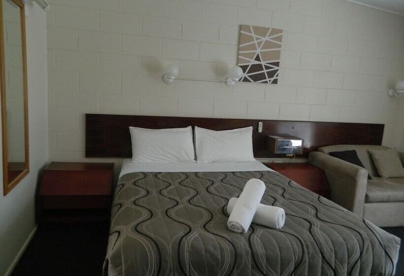 اتاق اجرایی, Coachman Motel