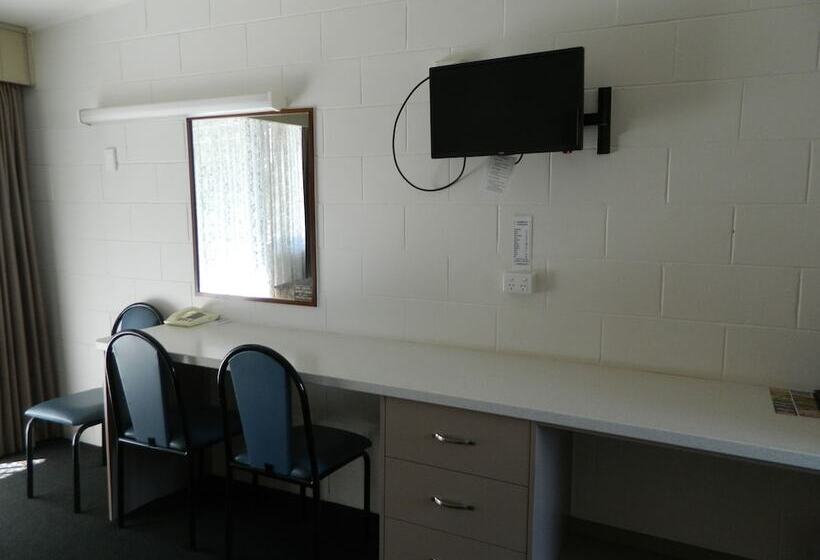 اتاق اجرایی, Coachman Motel