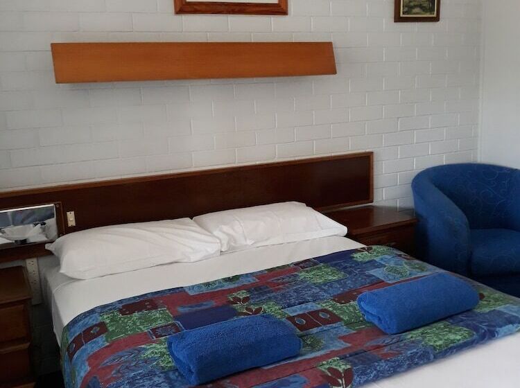 اتاق استاندارد, Coachman Motel