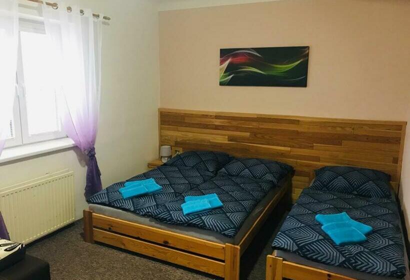 اتاق استاندارد چهار تخته, Park Penzion