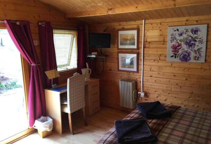 בקתת חדר, The Theberton Lion