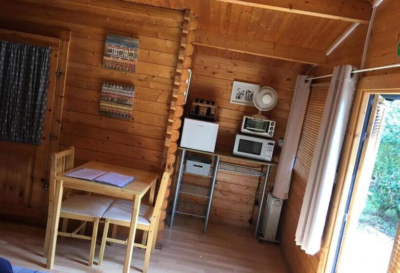 בקתת חדר, The Theberton Lion