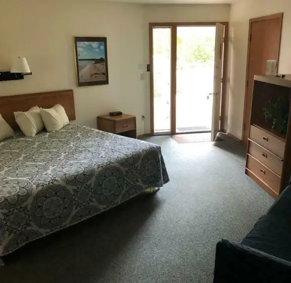 キングサイズベッドのスタンダードルーム, Parkside Inn