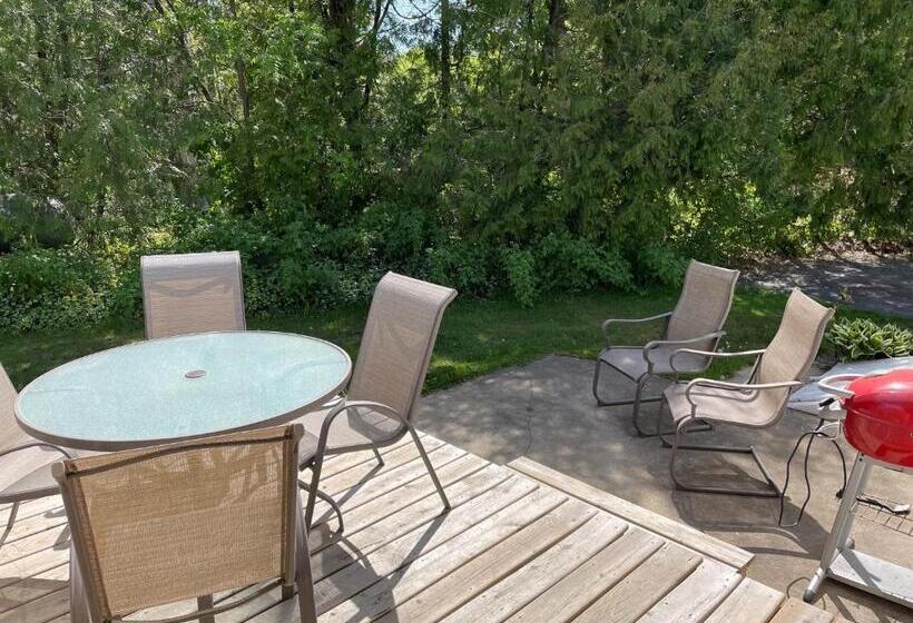 جناح, Parkside Inn