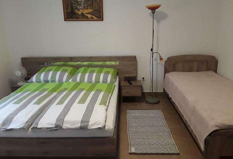 침실 2개 아파트, Mária Vendégház