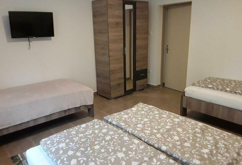 침실 2개 아파트, Mária Vendégház