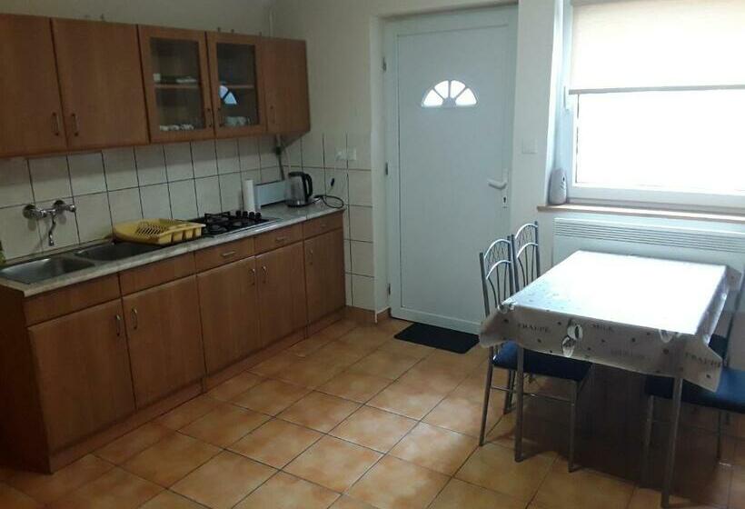 1베드룸 아파트 1층, Mária Vendégház