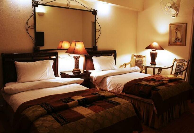 استودیوی استاندارد, Maisonette Firhill Resort