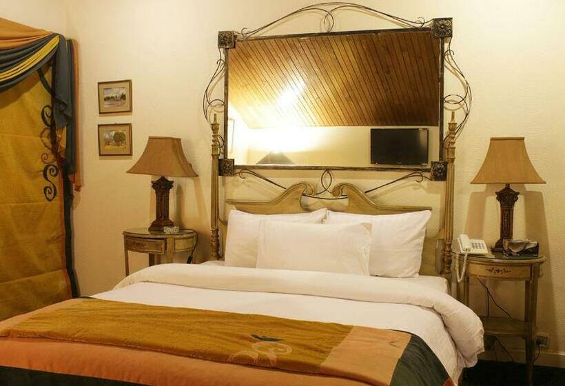 استودیوی استاندارد, Maisonette Firhill Resort