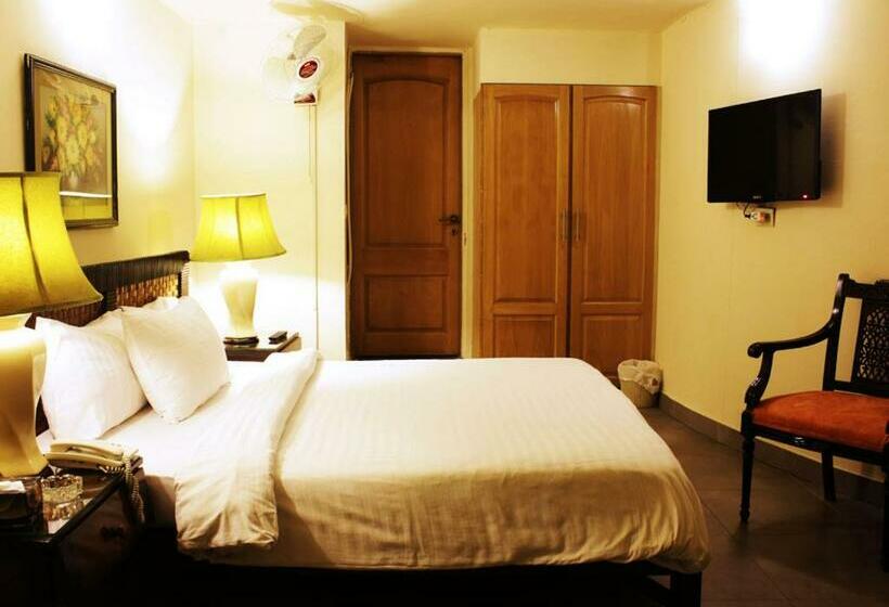 استودیوی استاندارد, Maisonette Firhill Resort