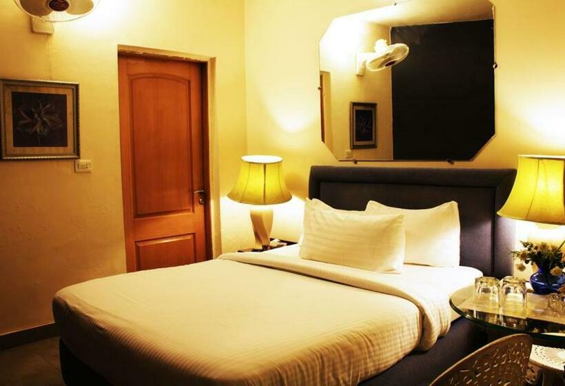 استودیوی استاندارد, Maisonette Firhill Resort