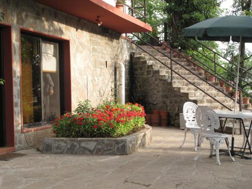 استودیوی استاندارد, Maisonette Firhill Resort