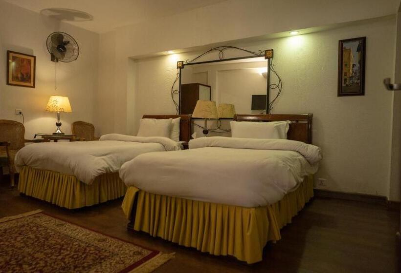سوئیت با تخت بزرگ, Maisonette Firhill Resort