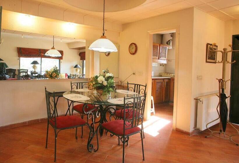 سوییت, Maisonette Firhill Resort