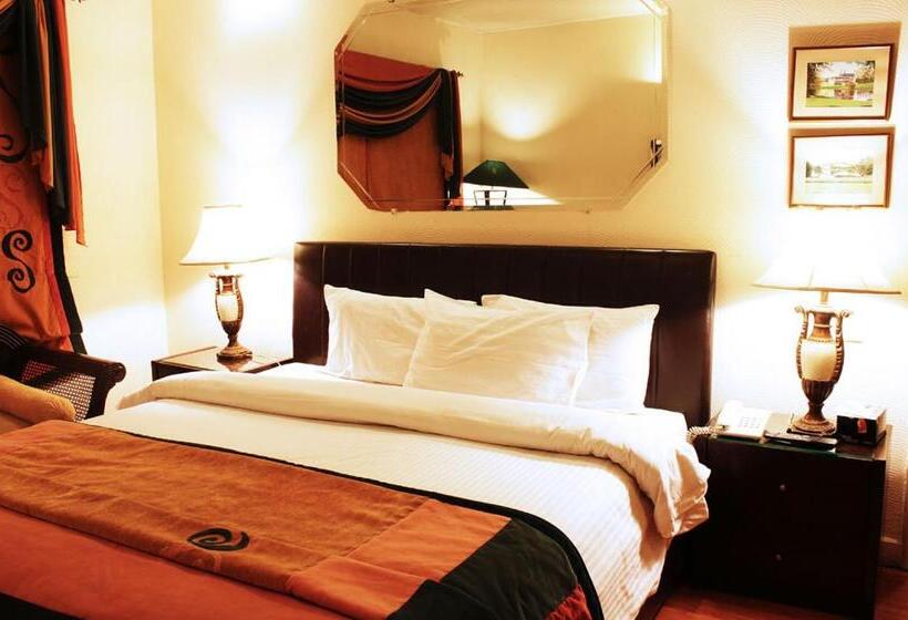 سوئیت پرزیدنت, Maisonette Firhill Resort