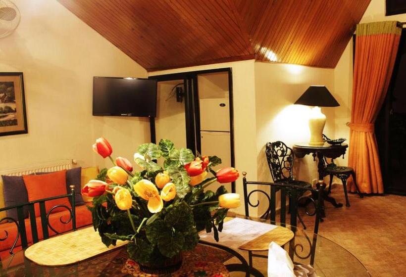 سوییت لوکس, Maisonette Firhill Resort