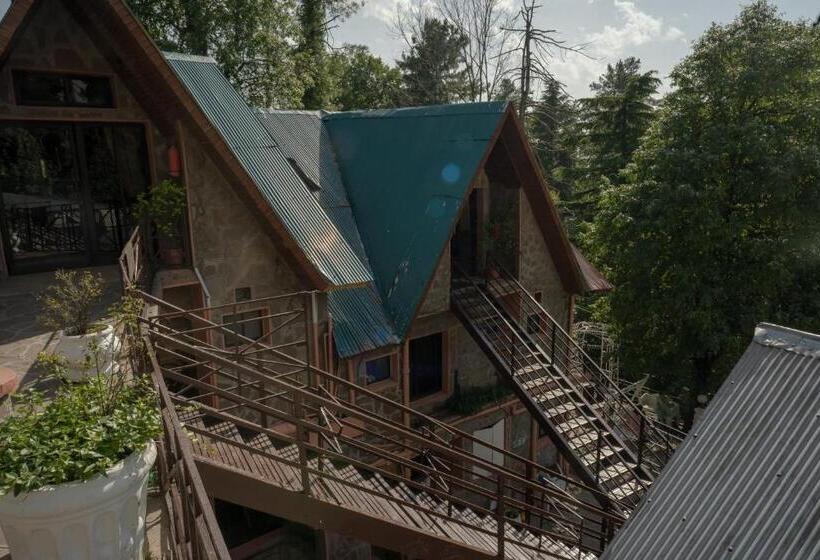 سوییت لوکس, Maisonette Firhill Resort