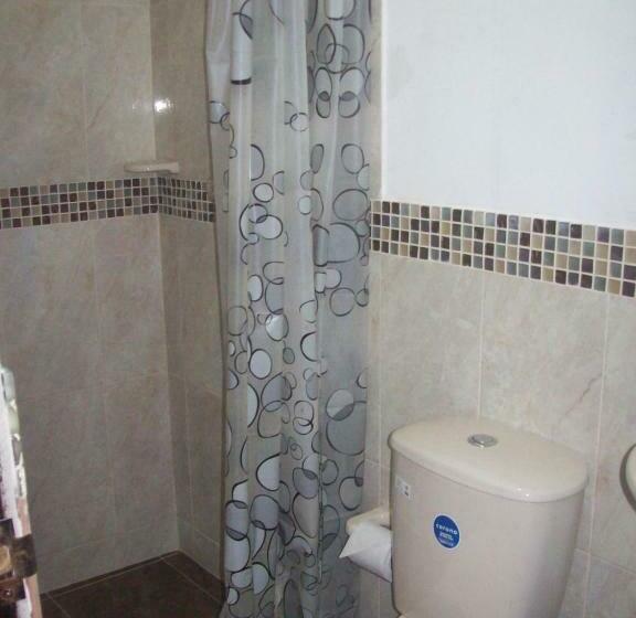 Семейный Номер, Alojamientos Turisticos Titanic