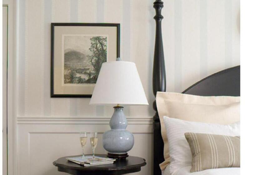 חדר דלוקס, The White Hart