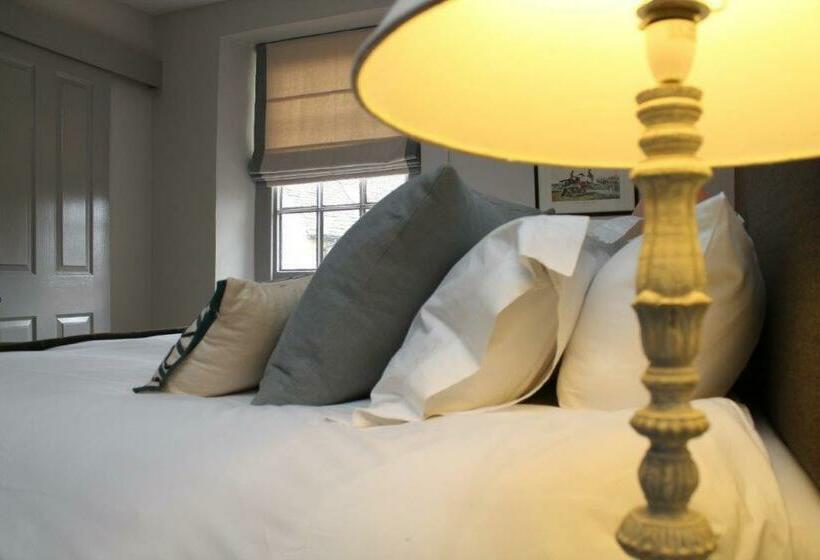 غرفة قياسية, Five Alls