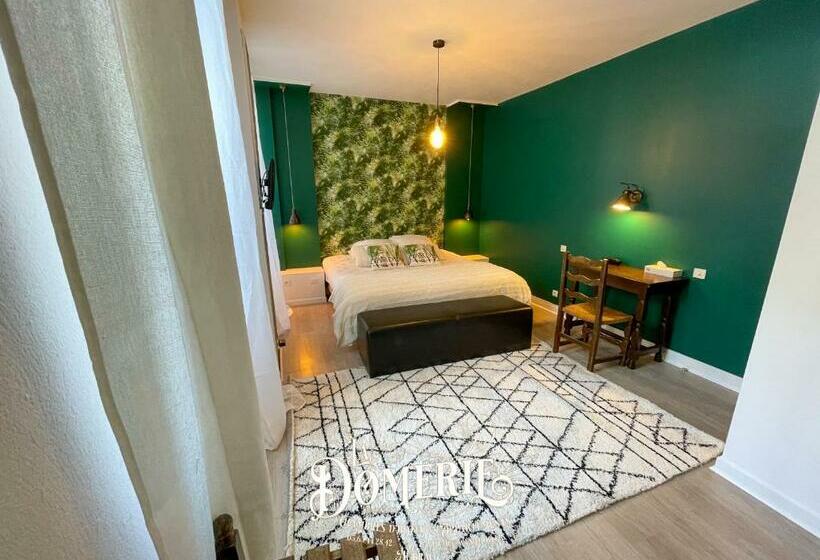 ガーデンビュースタンダードルーム, La Domerie   Maison D Hôtes