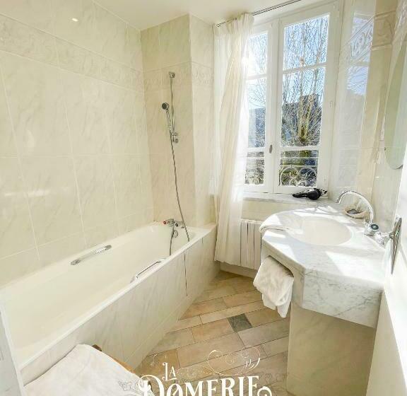 スタンダードシティビュールーム, La Domerie   Maison D Hôtes