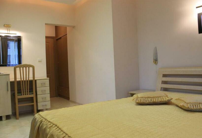 Номер Стандарт с Балконом, Stela Guest House