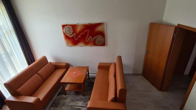 Апартаменты 1 Спальня, Port Club Pension & Restaurant