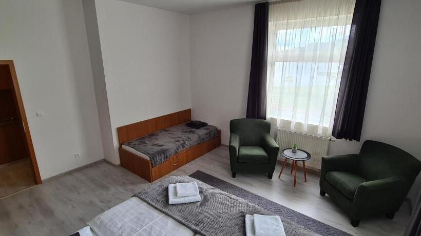 침실 1개 아파트, Port Club Pension & Restaurant