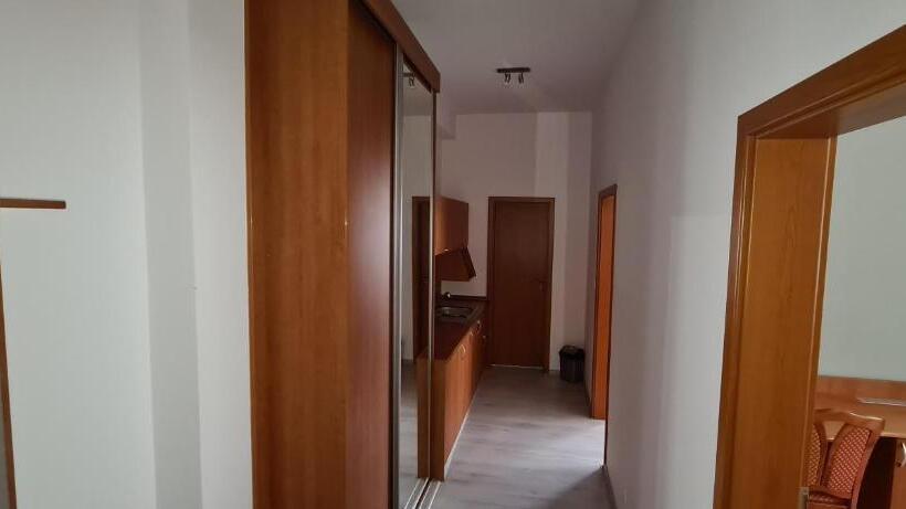 침실 1개 아파트, Port Club Pension & Restaurant