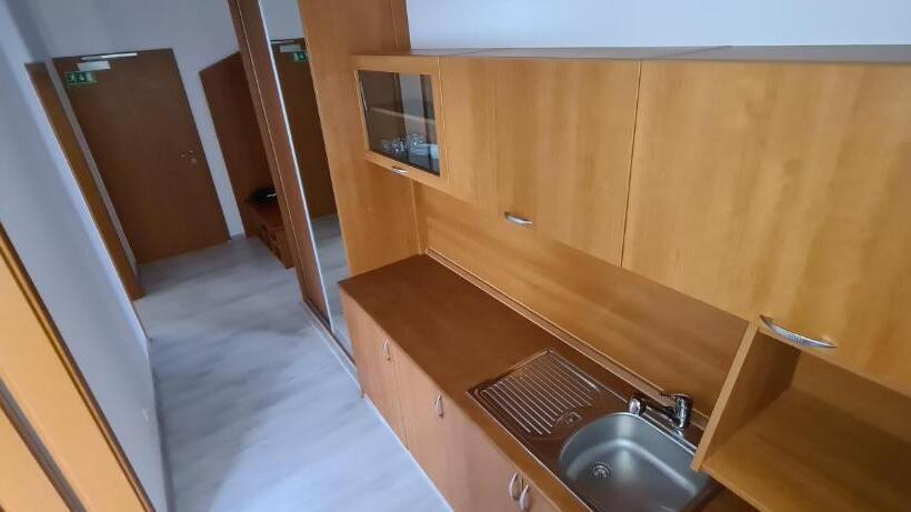 침실 1개 아파트, Port Club Pension & Restaurant