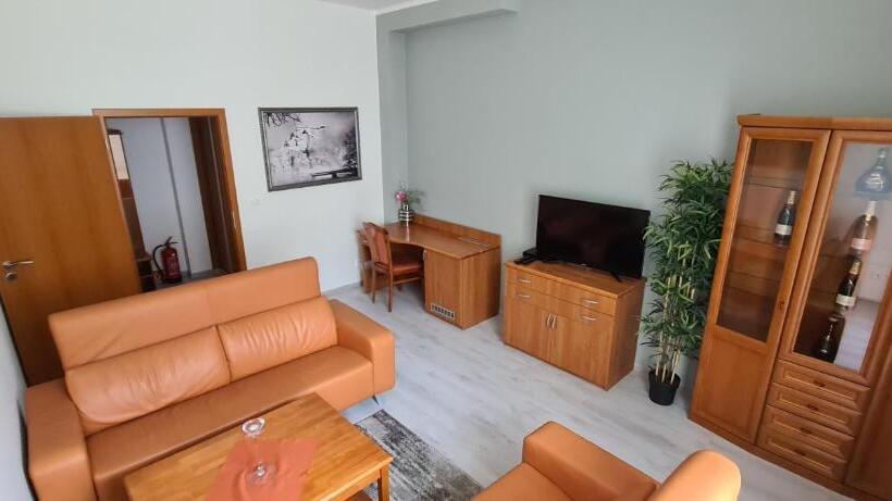 침실 1개 아파트, Port Club Pension & Restaurant