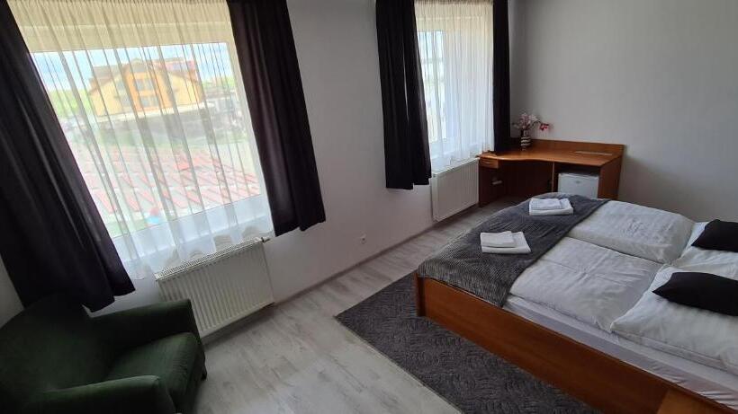 침실 1개 아파트, Port Club Pension & Restaurant