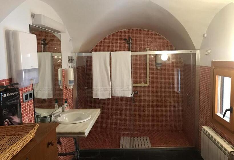 اتاق استاندارد سه نفره, Albergue Las Veletas