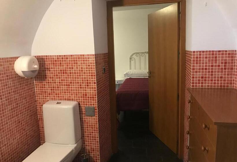 اتاق استاندارد سه نفره, Albergue Las Veletas