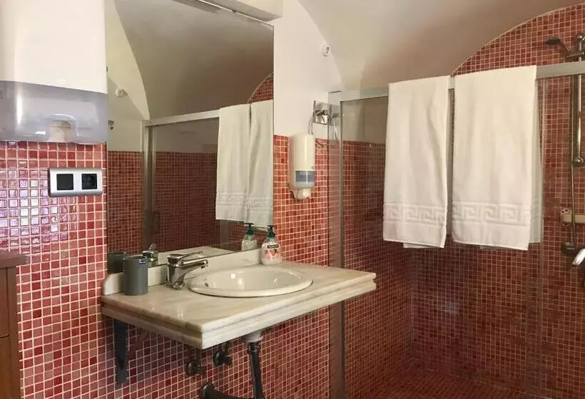 اتاق استاندارد سه نفره, Albergue Las Veletas