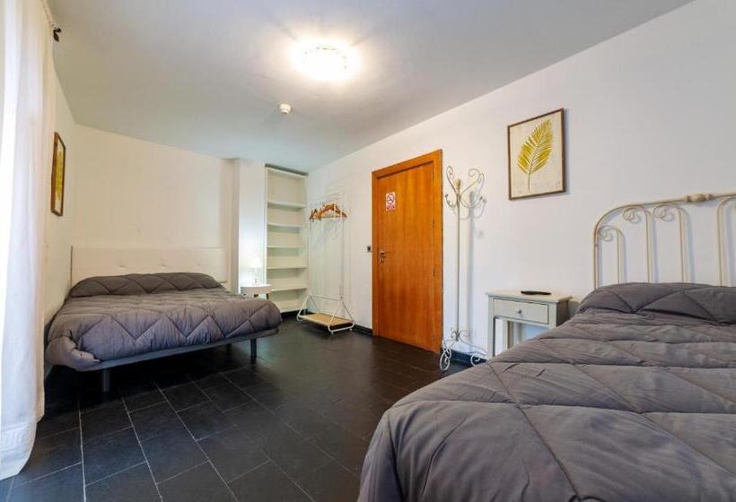 اتاق استاندارد سه نفره, Albergue Las Veletas