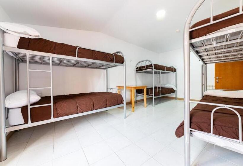 اتاق چهار تخته با دستشویی مشترک, Albergue Las Veletas