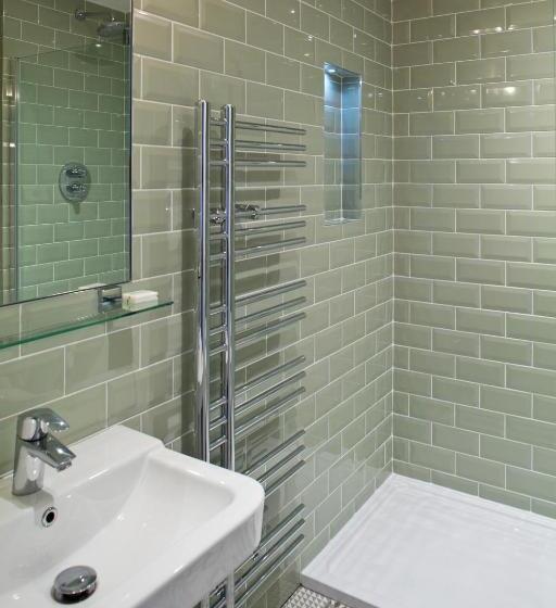 수피리어 룸, King Sitric