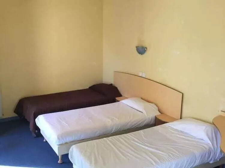 Üç Kişilik Standart Oda, & Residence Avermes