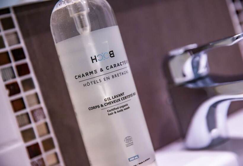 Номер Стандарт Трехместный, Du Château Dinan  Originals Boutique