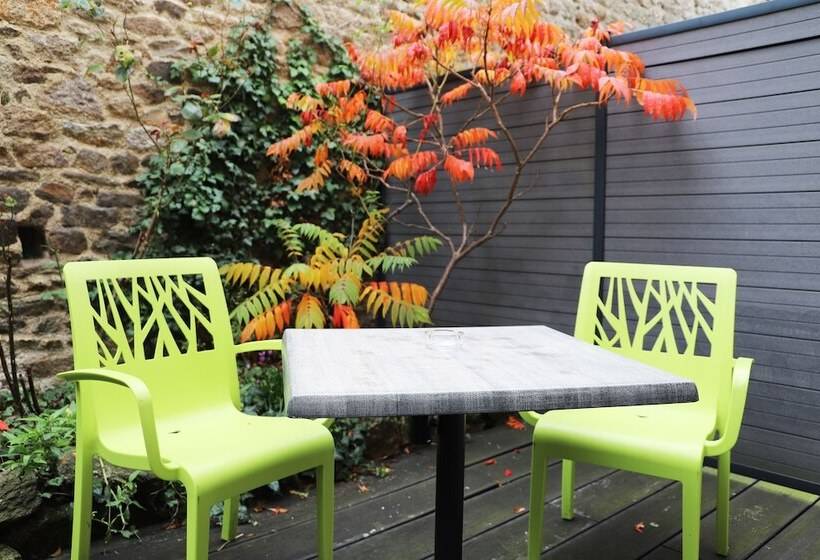 Номер Superior, Du Château Dinan  Originals Boutique