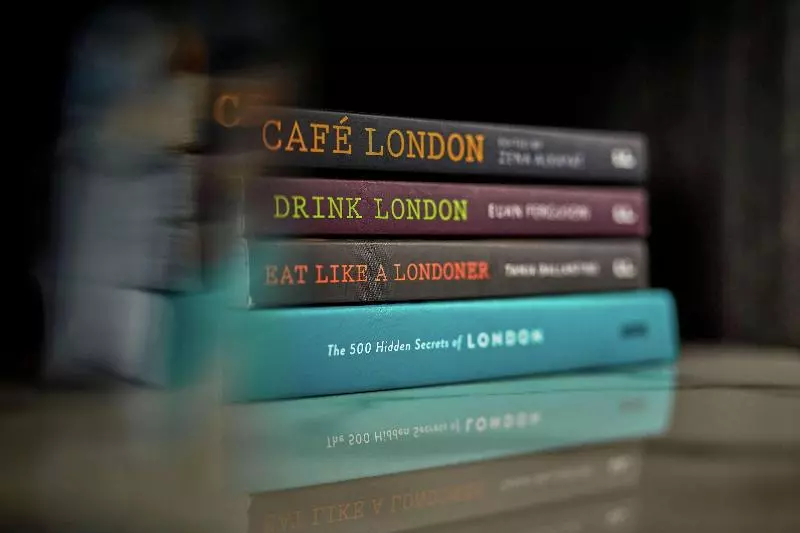 اتاق استاندارد با تخت بزرگ, The Trafalgar St. James London, Curio Collection By Hilton