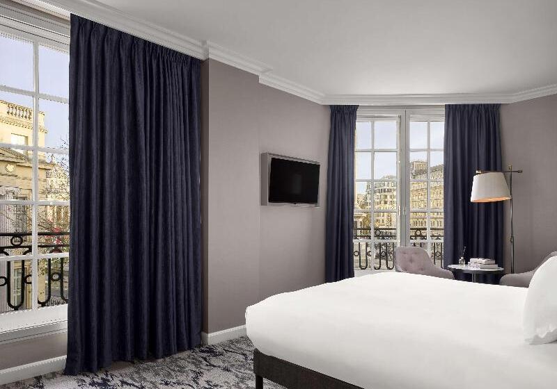 带大床的标准间, The Trafalgar St. James London, Curio Collection By Hilton